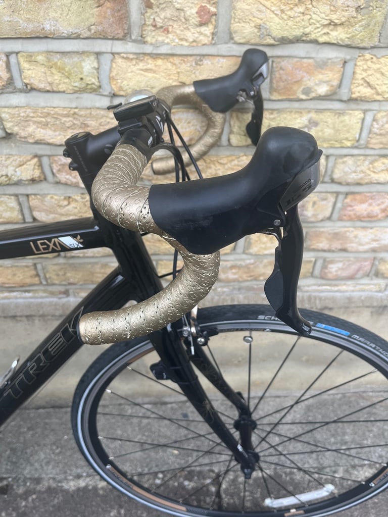 TREK Lexa SLX Women's Specific Design - Carbon fork - Ultra Lightweight Ladies Road racing bike