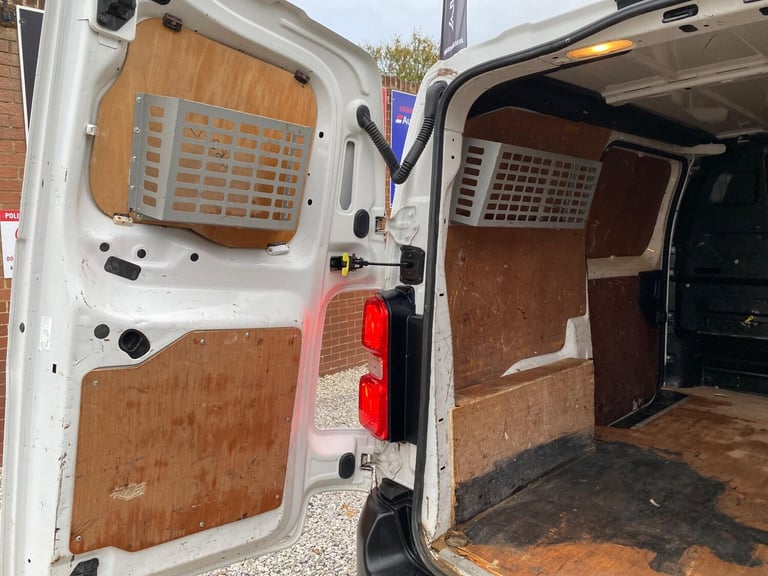 2019 Peugeot Expert 2.0 BlueHDi 1400 Professional Standard Panel Van MWB Euro 6 (s/s) 6dr PANEL V...