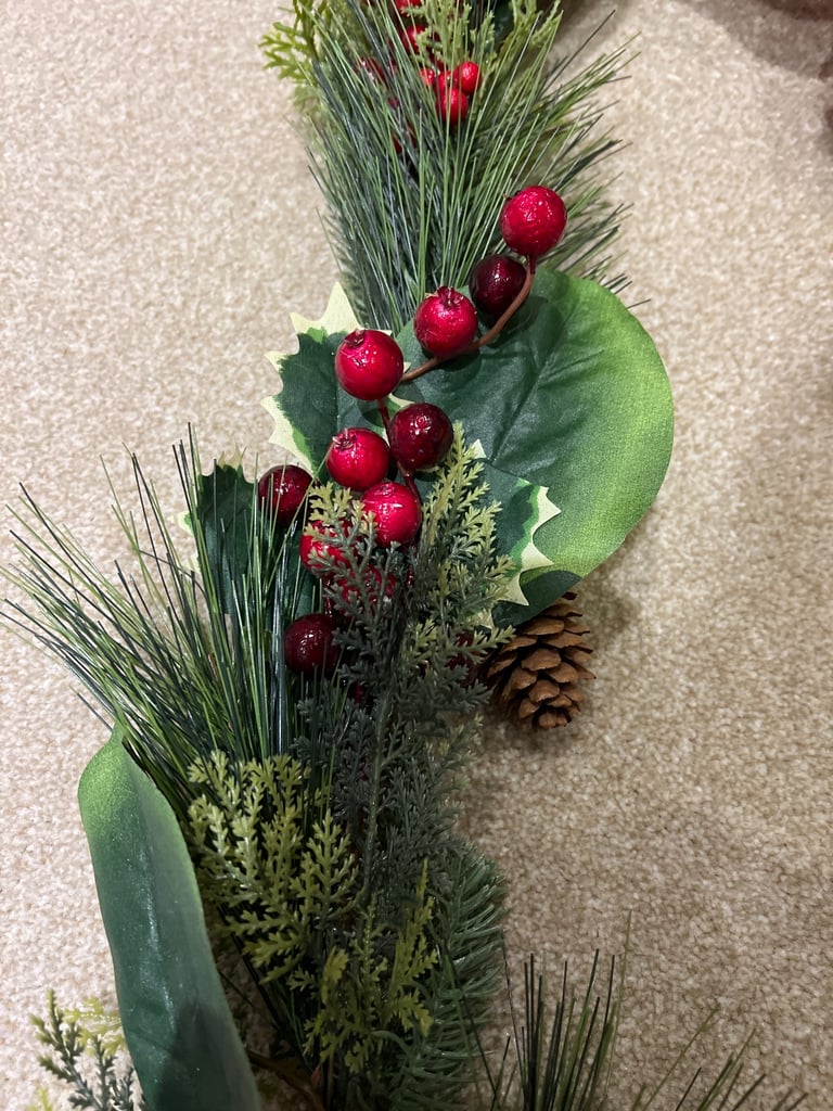 4 x poinsettia Christmas Garland - still in boxes 
