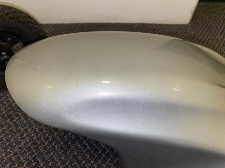 Damaged CBR 600 F4i fairing & 2 front fenders / mudguards for donor / repair