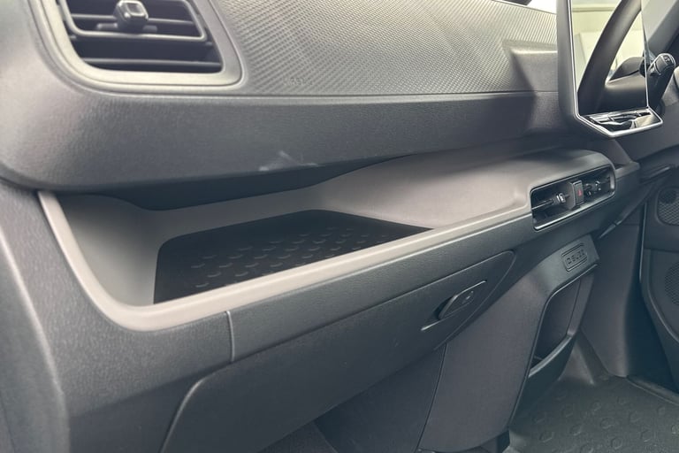 2025 Volkswagen ID. Buzz Cargo 210kW Commerce 79kWh Auto Van ELECTRIC Automatic