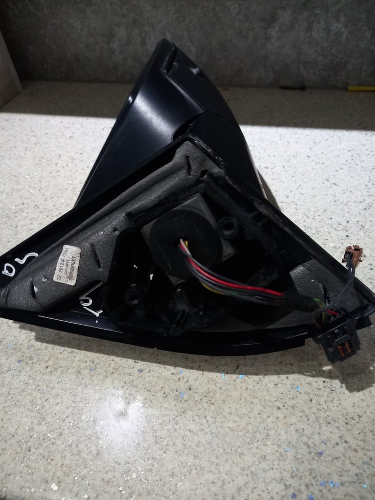 Peugeot 308 (2019) driverside Electric Mirror.