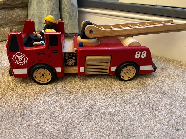 Pintoy store fire truck