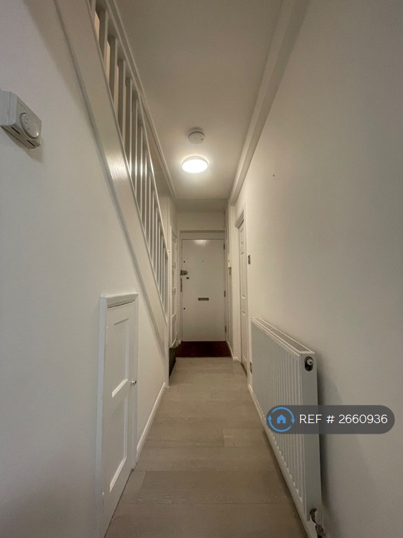 2 bedroom flat in Broadhurst Gardens, London, NW6 (2 bed) (#2660936)