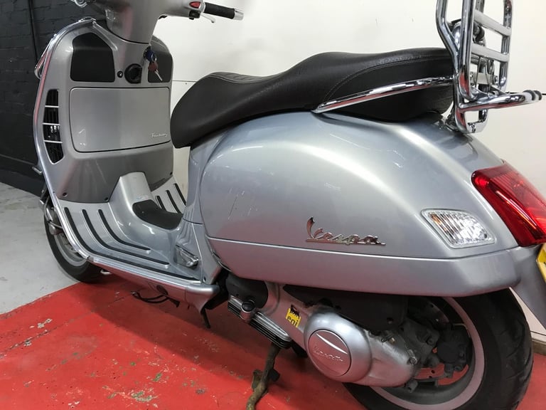 Piaggio Vespa GTS 300i