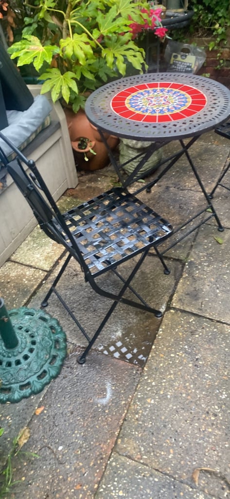 image for Garden Bistro set.  In metal with Red Colouring 