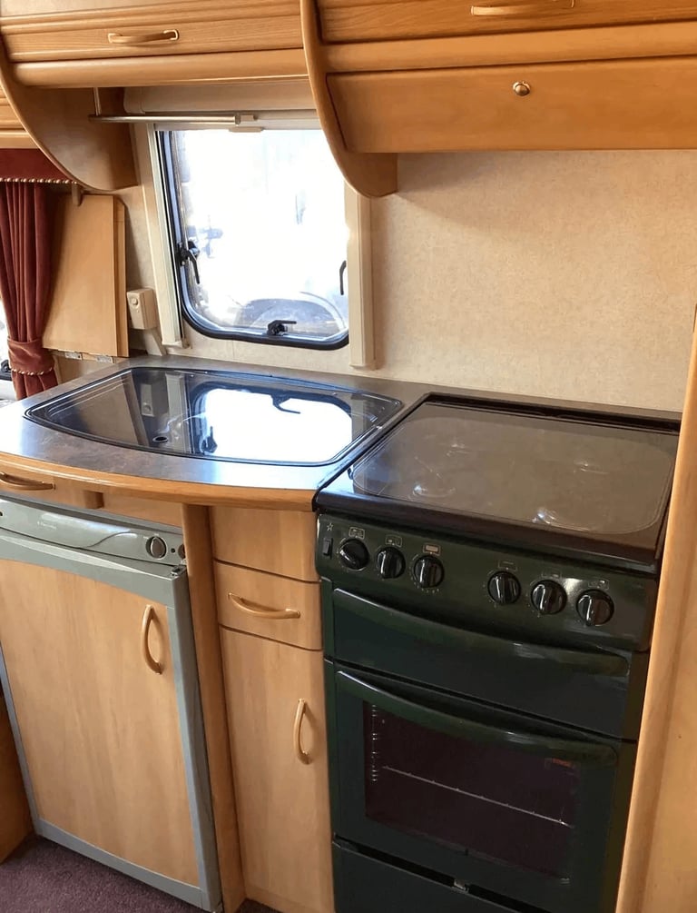 swift utopia 480 2 berth caravan