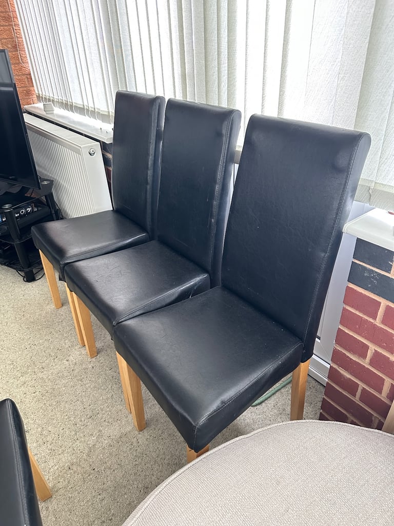 4x Black Dining Table Chairs