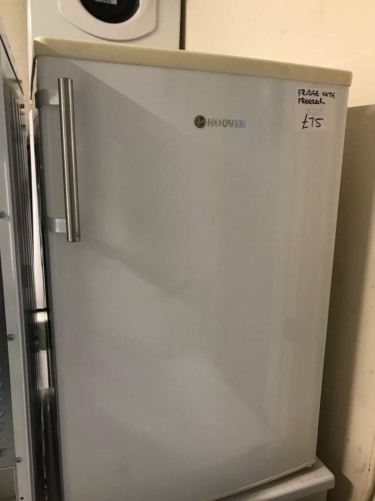 image for HOOVER FRIDGE WITH ICE BOX IN EXCELLENT CONDITION £75