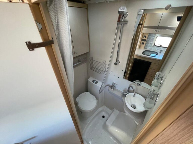 Elddis Auto Quest 195 4 Berth 4 Belt End lounge under 3500kg motorhome