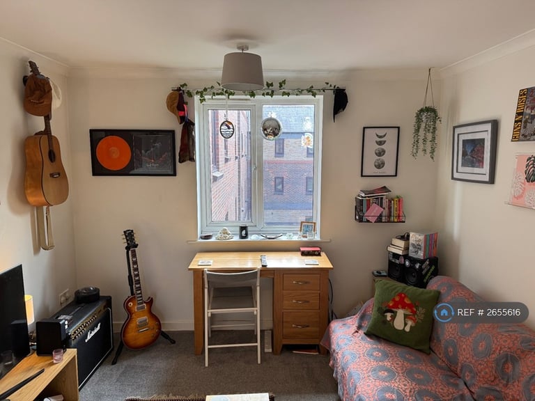 1 bedroom flat in Redcliff Mead Lane, Bristol, BS1 (1 bed) (#2655616)
