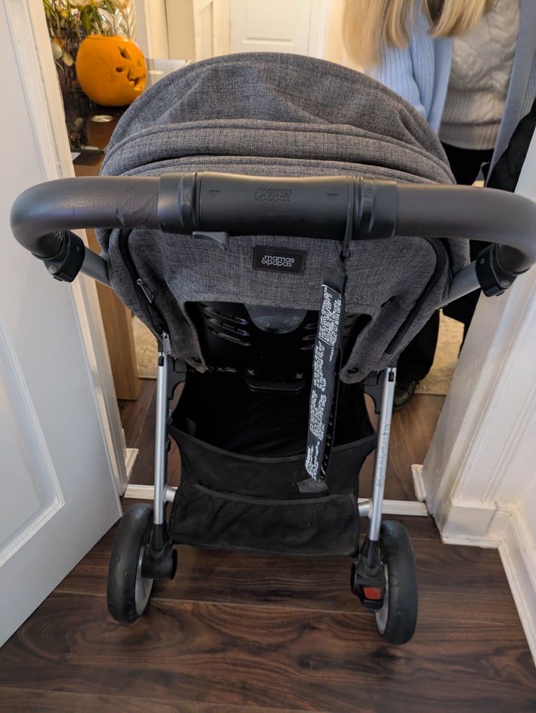 Mama's & papas lightweight buggy 