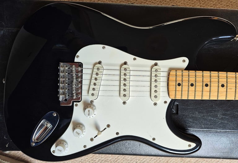 image for Fender Stratocaster (Mexico) ca 1989 with Fender hard case