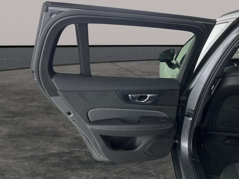 2020 Volvo V60 2.0h T8 Twin Engine 11.6kWh R-Design Plus Estate 5dr Petrol Plug-in Hybrid  Estate...