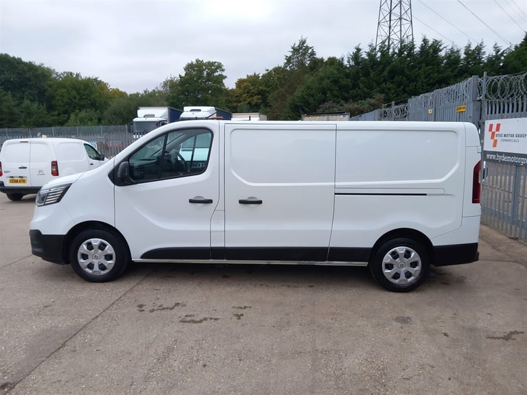 2023 Renault Trafic LL30 BUSINESS PLUS AIR CON LWB Box Van Diesel Manual