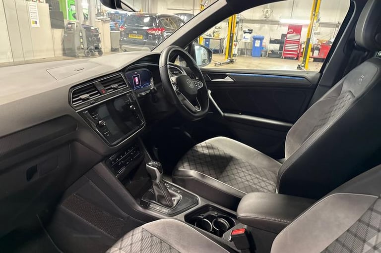 2023 Volkswagen Tiguan 2.0 TDI R-Line 5dr DSG ESTATE DIESEL Automatic