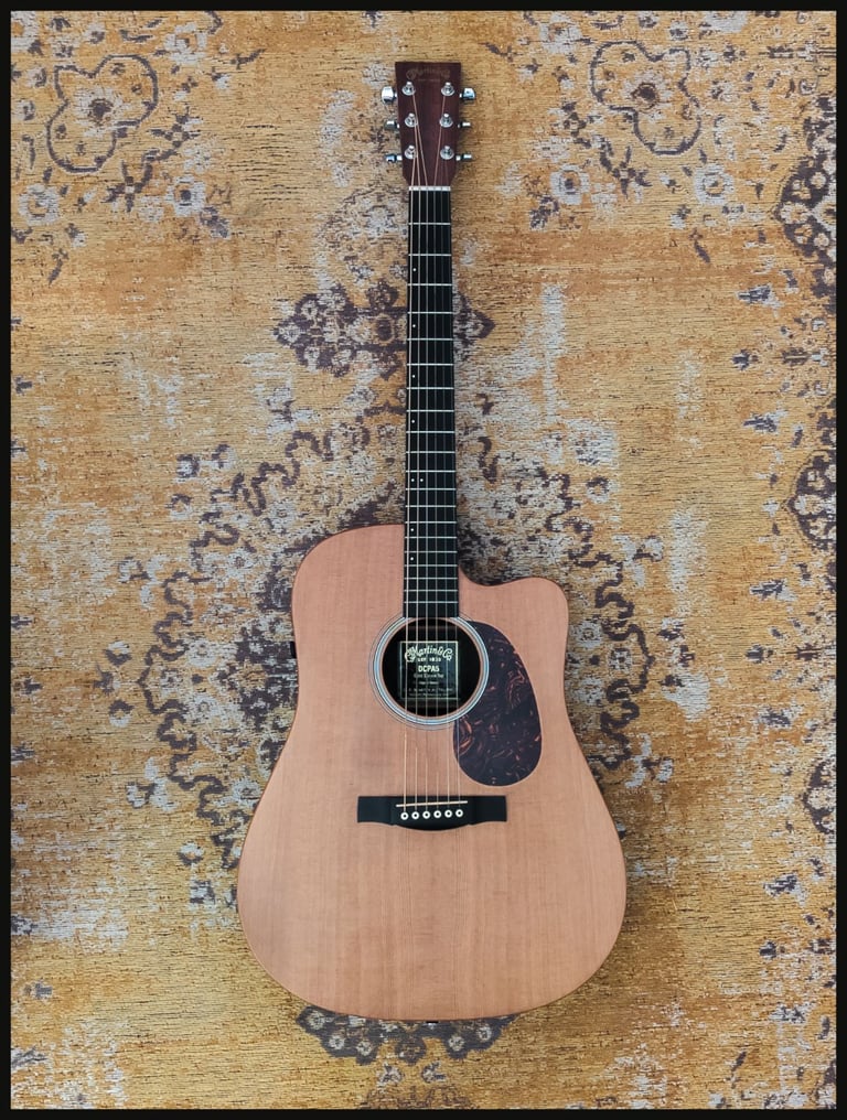 Guitar - Martin DCPA5 electro acoustic + hardcase 