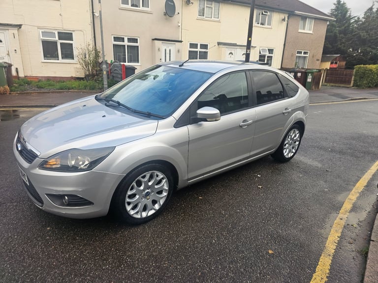 focus 1.6 zetec F.S.H NEW CLUTCH NEW CAMBELT LONG MOT JUNE 2026 DRIVES AN LOOKS PERFECT 