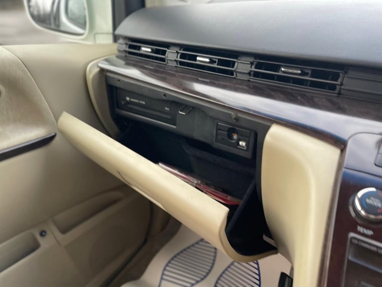 2006 NISSAN ELGRAND E51 AUTO