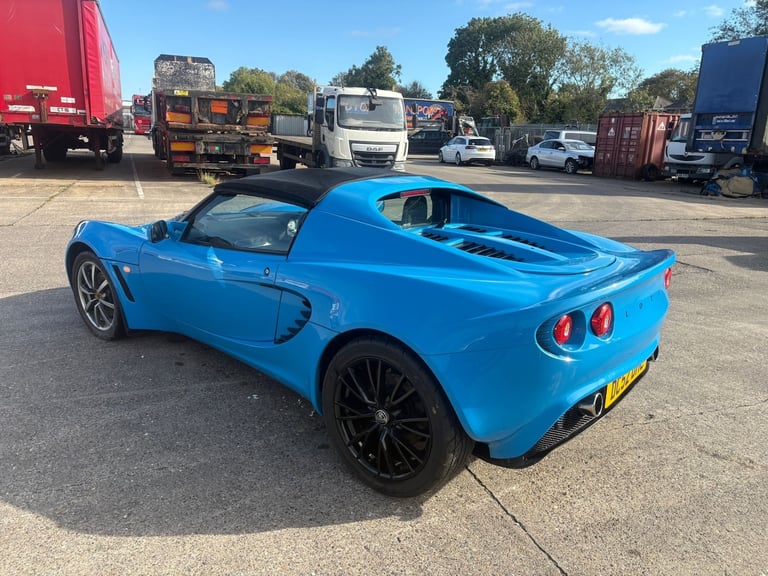 2002 Lotus Elise Elise 2dr CONVERTIBLE Petrol Manual