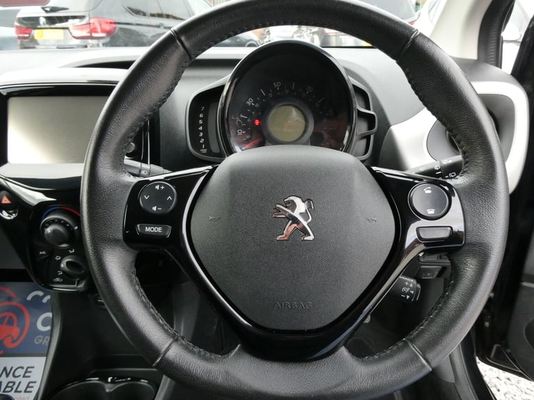 1.2 PureTech Allure 3dr £20 TAX +6 SERVICE +BTOOTH +CRUISE +REV CAMERA*