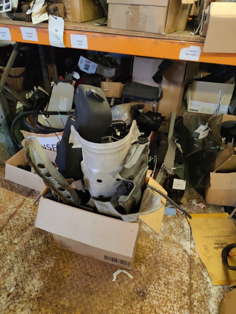 JOBLOT OF USED CAR PARTS LOGHTS MIRRORS SWITCHES