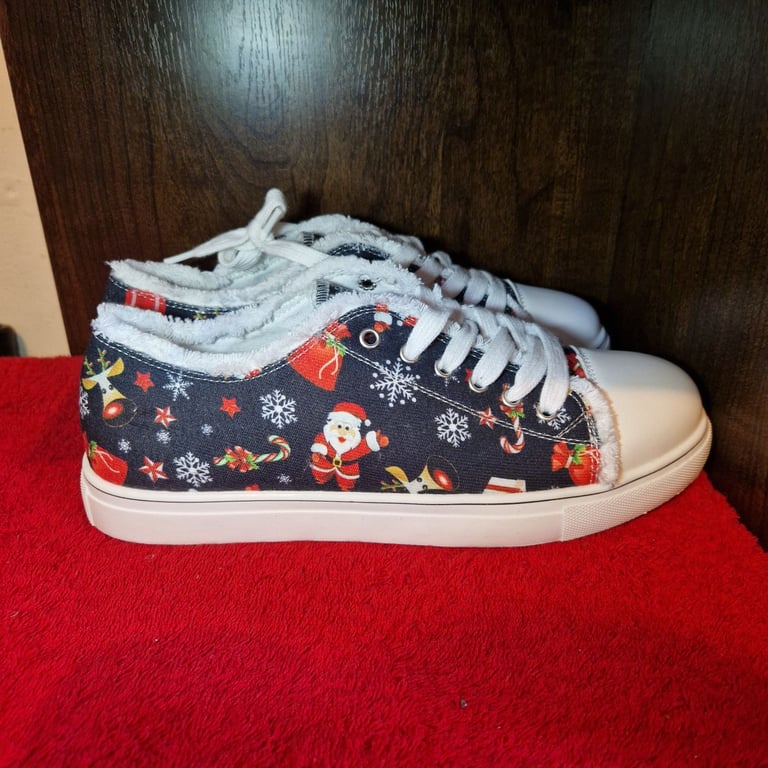 Christmas Print Trainers – Festive Lace-Up Shoes Faux Fur Lined – Size EU 43 / UK 9 – Brand New