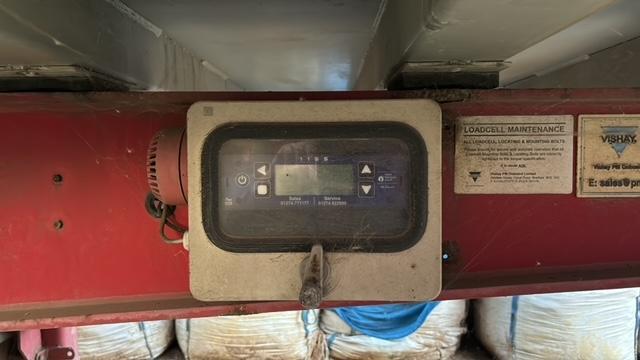 2010 Crane Fruehauf 63 yard, Tri-axle smoothside alloy tipper.