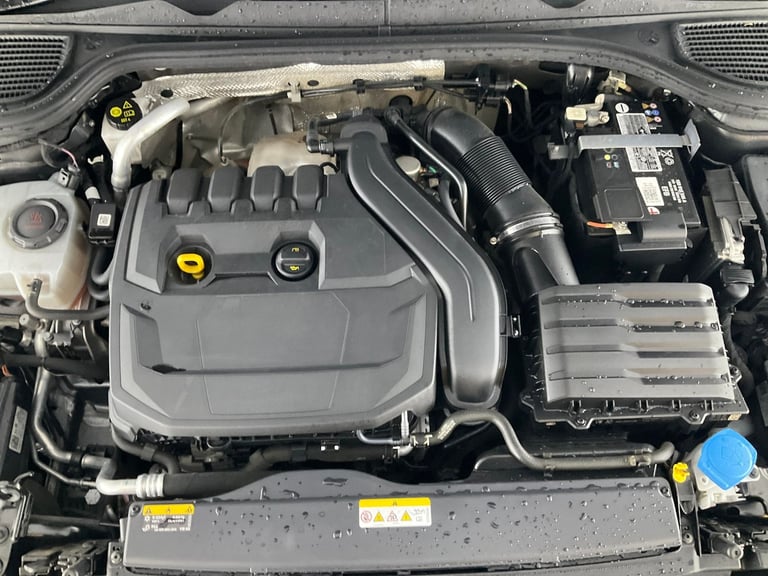 2021 Volkswagen Golf 1.5 eTSI MHEV R-Line Hatchback 5dr Petrol Hybrid DSG Euro 6 (s/s) (150 ps)  ...