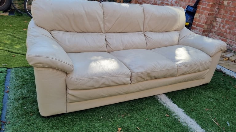 Lether sofa 3 seaters   Italian leather sofa beage 