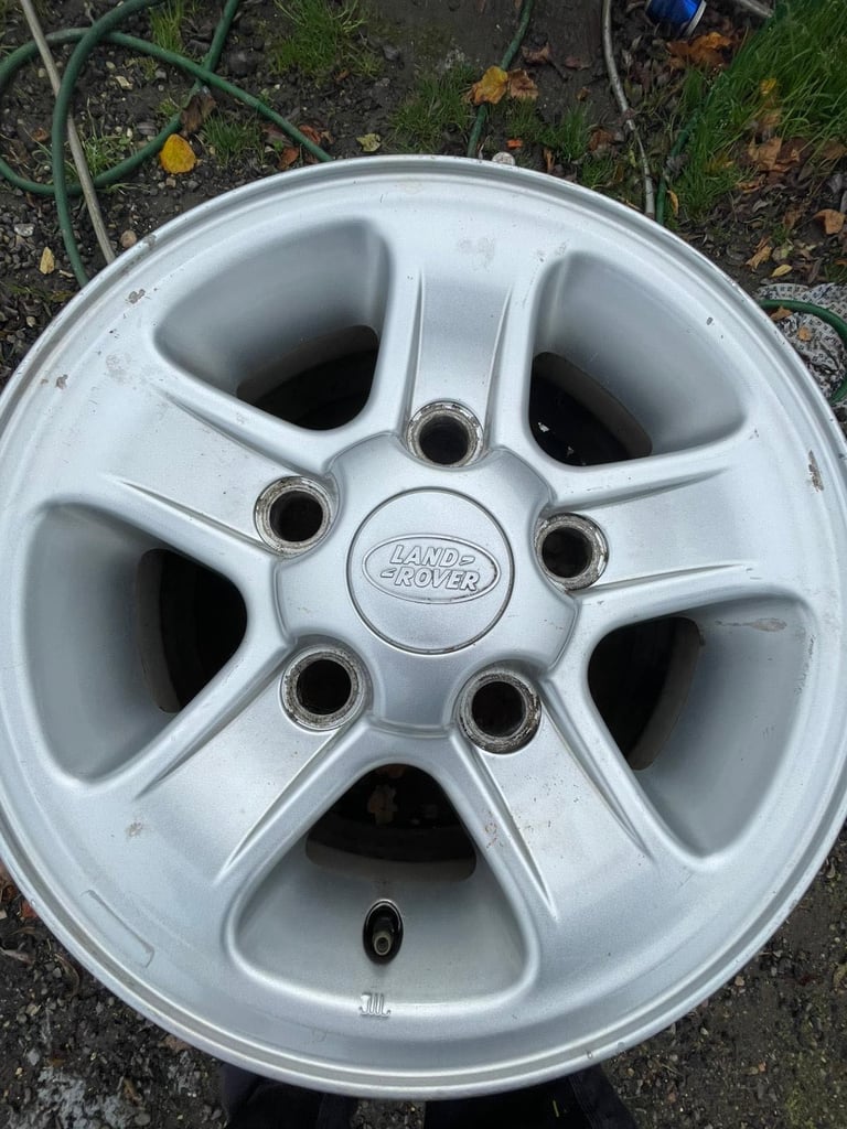 Land Rover Defender boost alloy wheels
