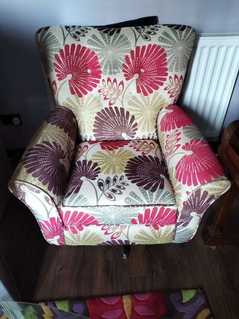 Needs to go Brand new SCS cream couch