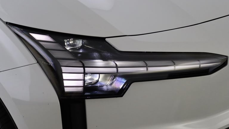 2025 Volvo EX30 Twin Performance Plus (Harman Kardon Sound, Apple CarPlay, BLIS) ESTATE Electric ...