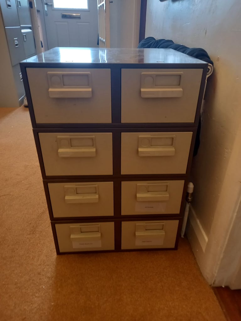 4 units metal cabinet