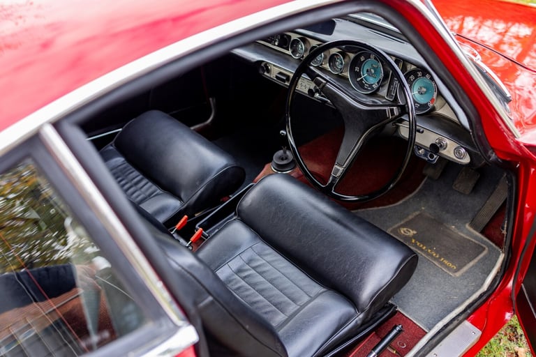 1934 Volvo P1800 P (1967) Coupe PETROL Manual