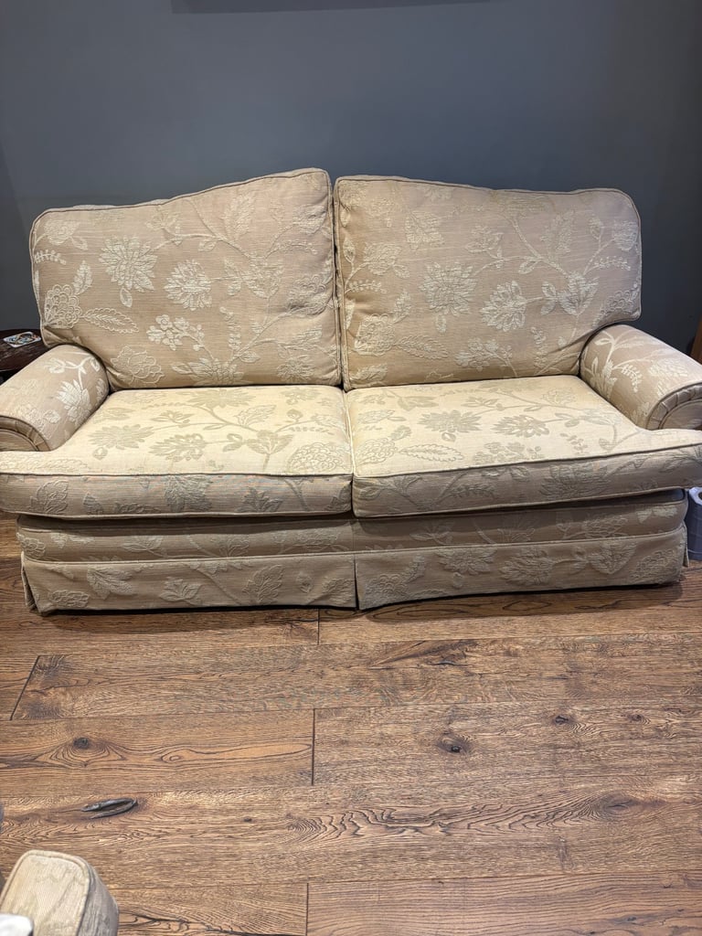 image for 3 piece suite 
