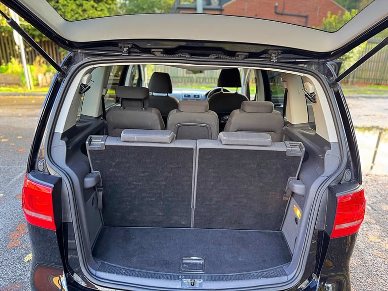 2011 Volkswagen Touran 2.0 TDI SE 5dr DSG MPV Diesel Automatic