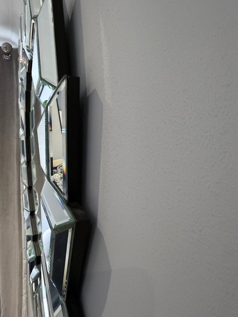 Modern Geometric Round Wall Mirror – 86cm x 86cm – Excellent Condition 