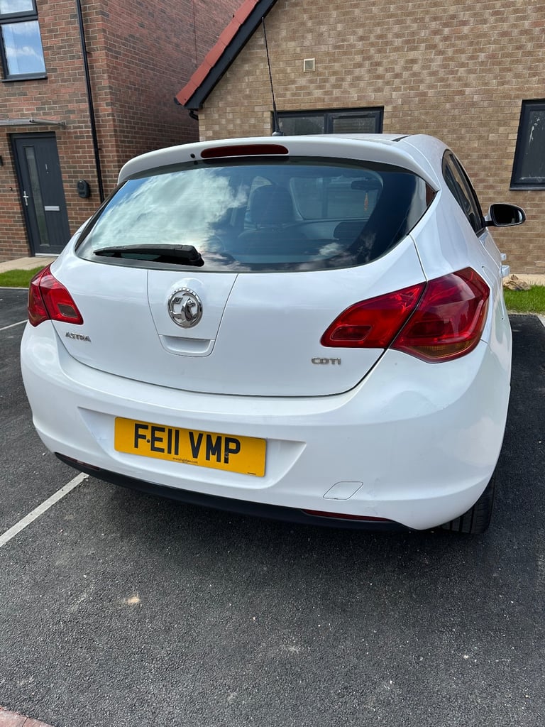 2011 Vauxhall Astra 1.7 Diesel 3 Months Mot Full Service Excellent Condition Car