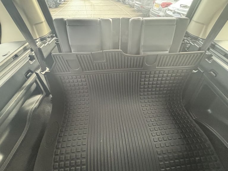 2016 Land Rover Discovery 3.0 SDV6 Graphite 5dr Auto ESTATE DIESEL Automatic