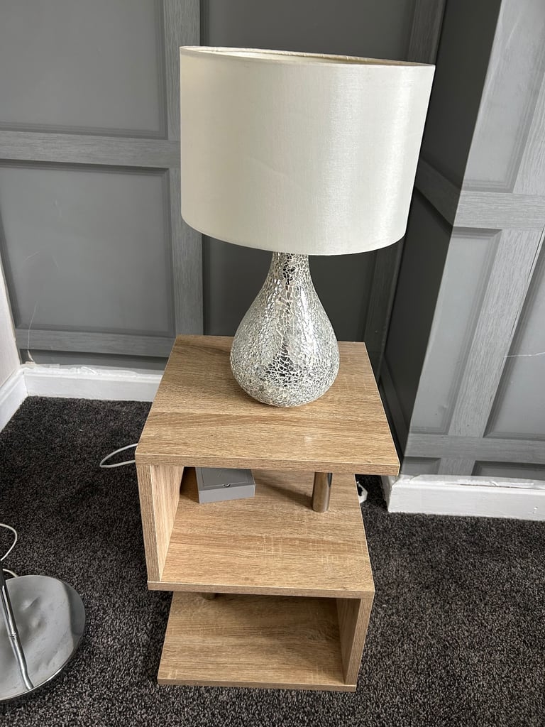 Lamps & side table 