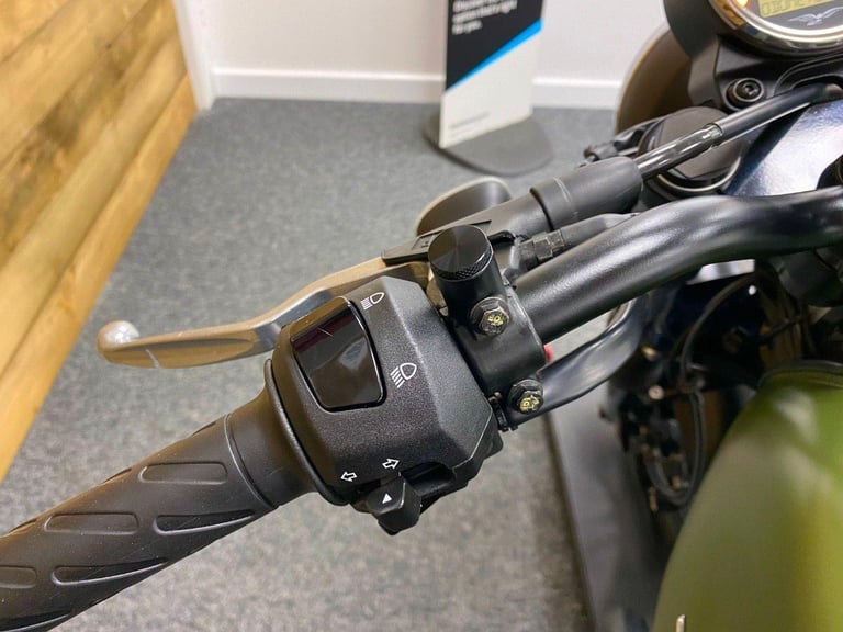 2018 MOTO GUZZI V7 STONE, ONLY 2494 MILES, FSH, COOL ITALIAN RETRO