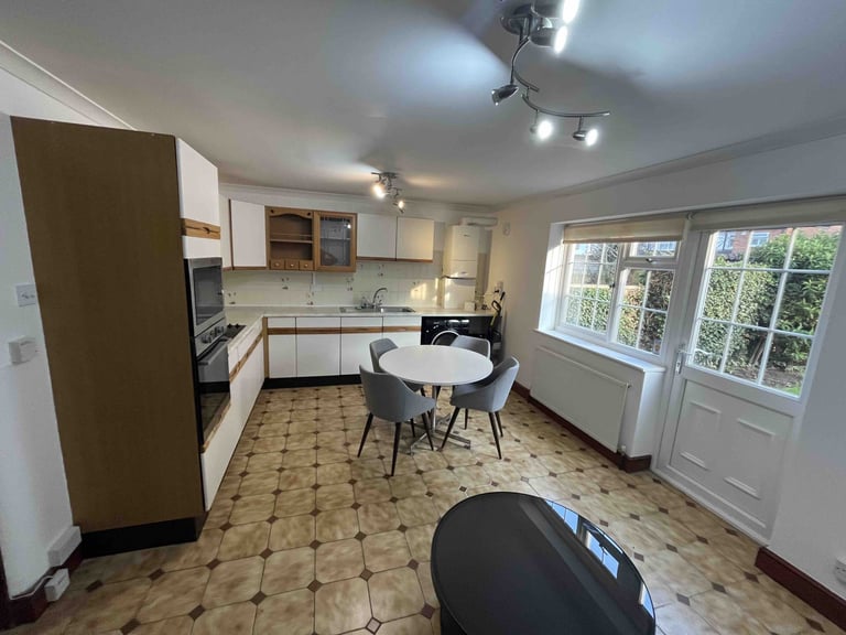 3 bedrooms in 63 Carterhatch Road, EN3 5LT