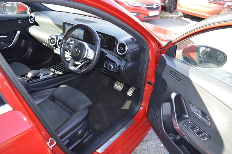 ONE OWNER,SAT NAV,AUTO,PETROL,FULL SERVICE HISTORY