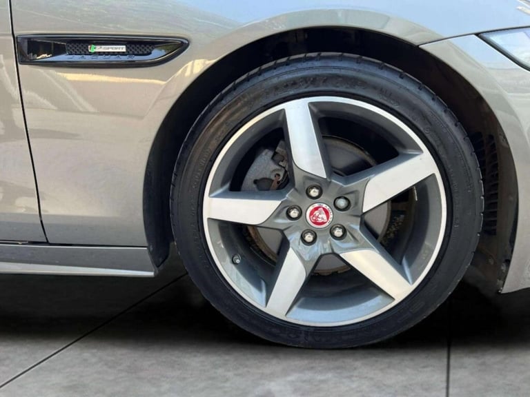 2019 Jaguar XE 2.0d R-Sport Saloon 4dr Diesel Auto Euro 6 (s/s) (180 ps) Saloon Diesel Automatic