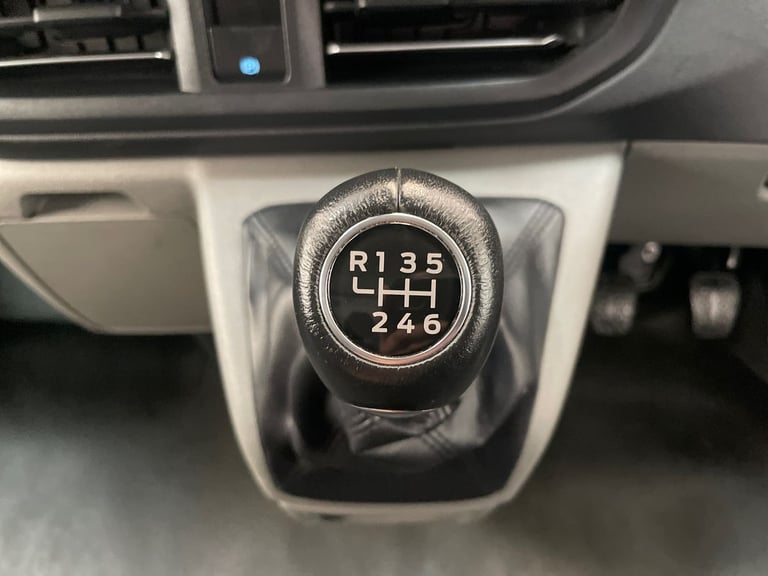 2024 Ford Transit Custom 300 Limited L2 H1 LWB 2.0 EcoBlue 136ps Panel Van Diesel Manual