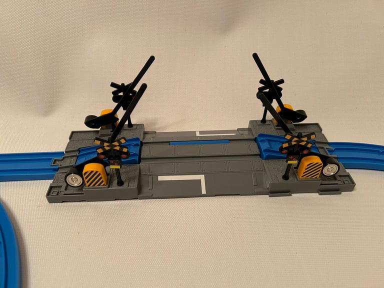 Bundle - Fisher Price Geo Trax, Tomica Hypercity 85400 