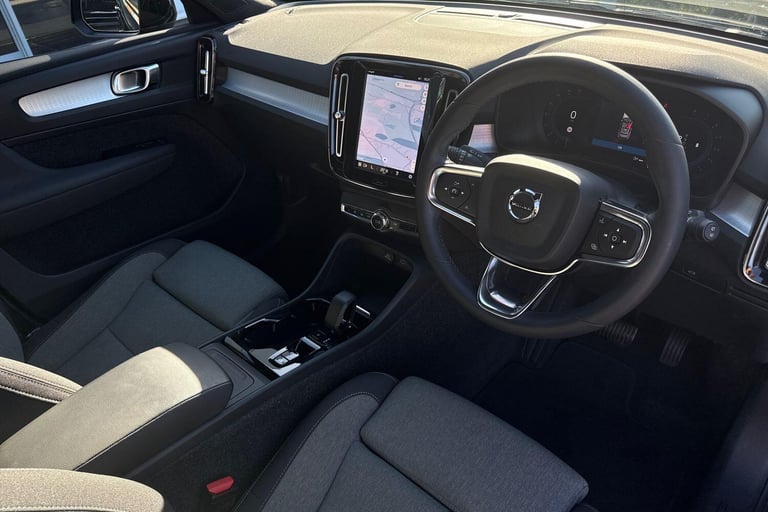 2023 Volvo XC40 2.0 B3 MHEV Plus SUV 5dr Petrol Hybrid DCT Auto Euro 6 (s/s) (163 ps) ESTATE Petr...