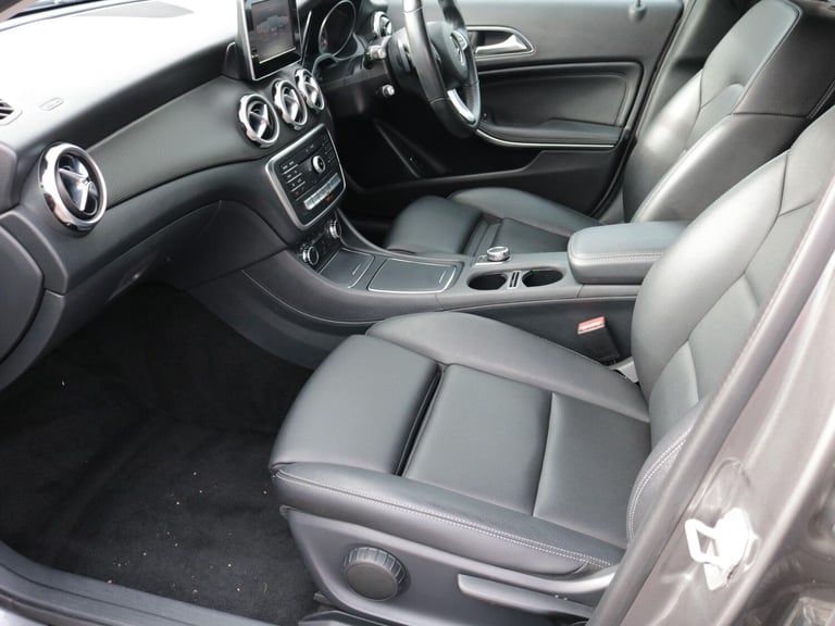 2017 Mercedes-Benz GLA 2.1 GLA200d SE SUV 5dr Diesel 7G-DCT Euro 6 (s/s) (136 ps) ESTATE Diesel A...