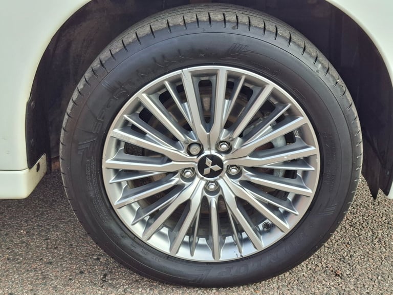 2021 21 Mitsubishi Outlander 2.4 PHEV Dynamic CVT Auto 4WD. 13.8kWh. 1 Owner.